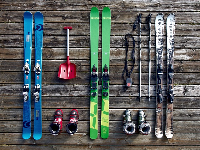 Sprzęt narciarski – koszty, wyposażenie, rodzaje nart